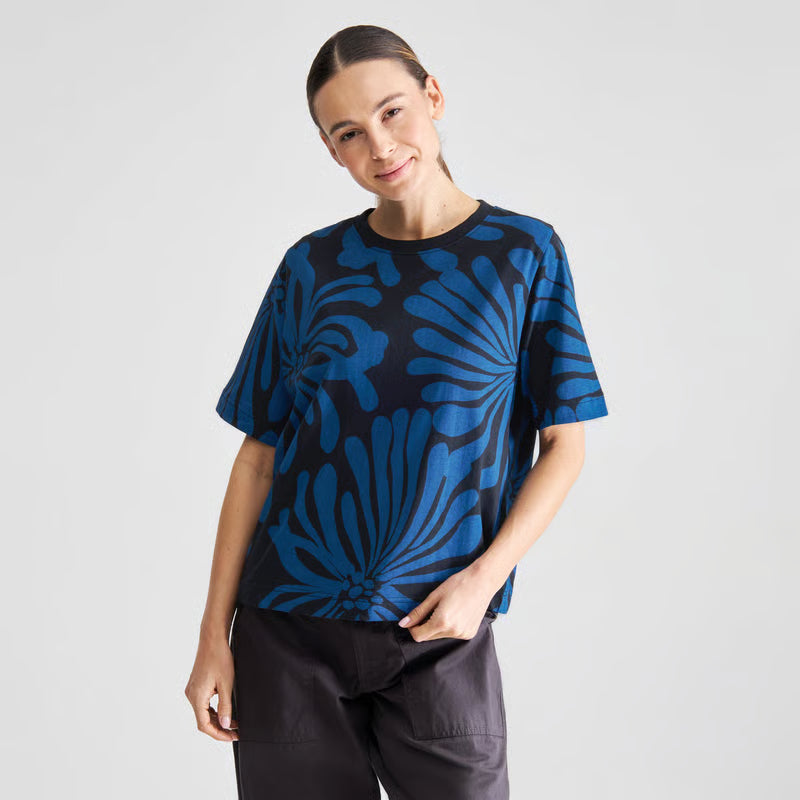 T-shirt Vadstena Big Flowers Blue